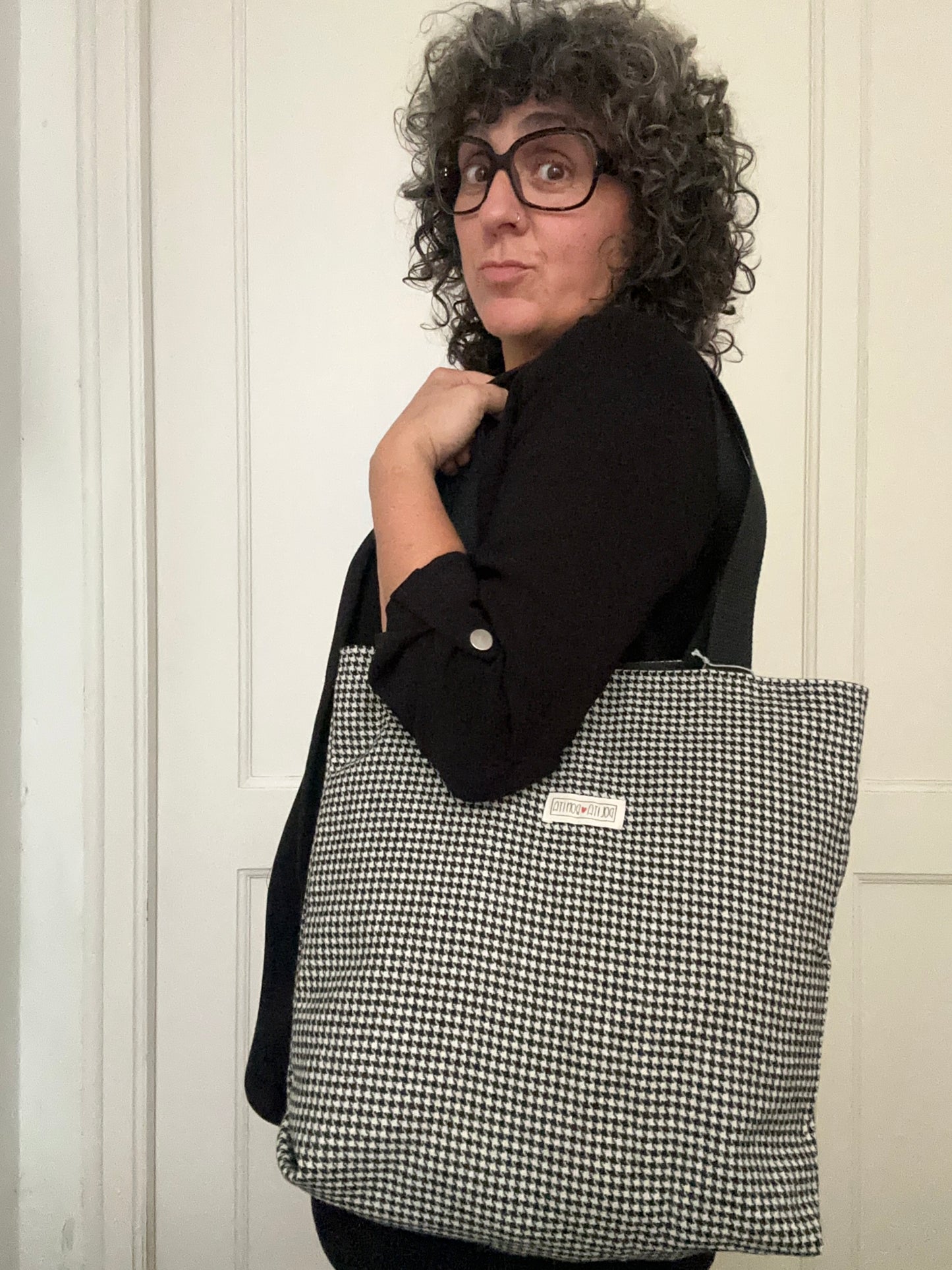 Tote guai basik “pata de gallo”