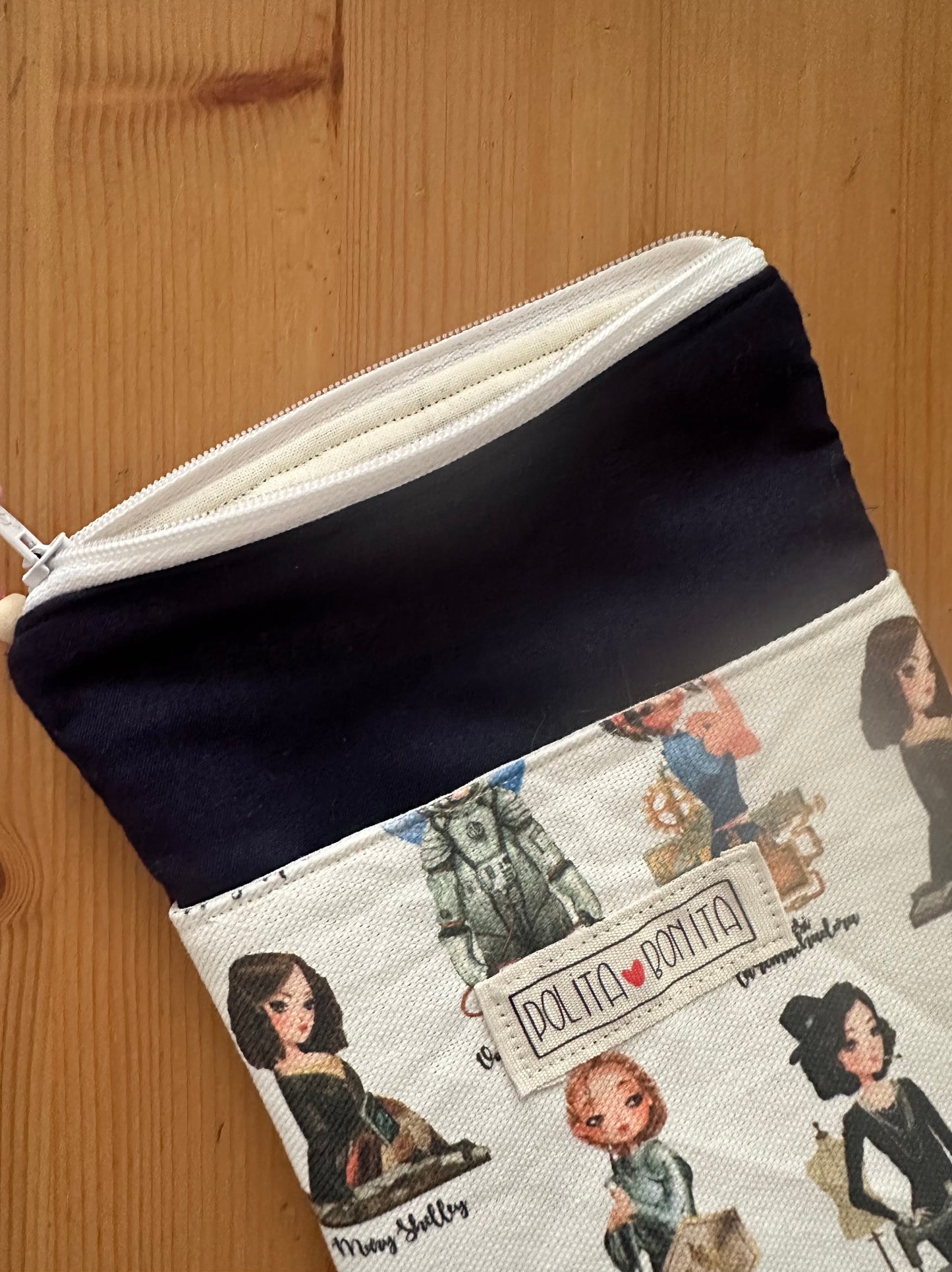 Funda EBOOK con cremallera “pioneras”