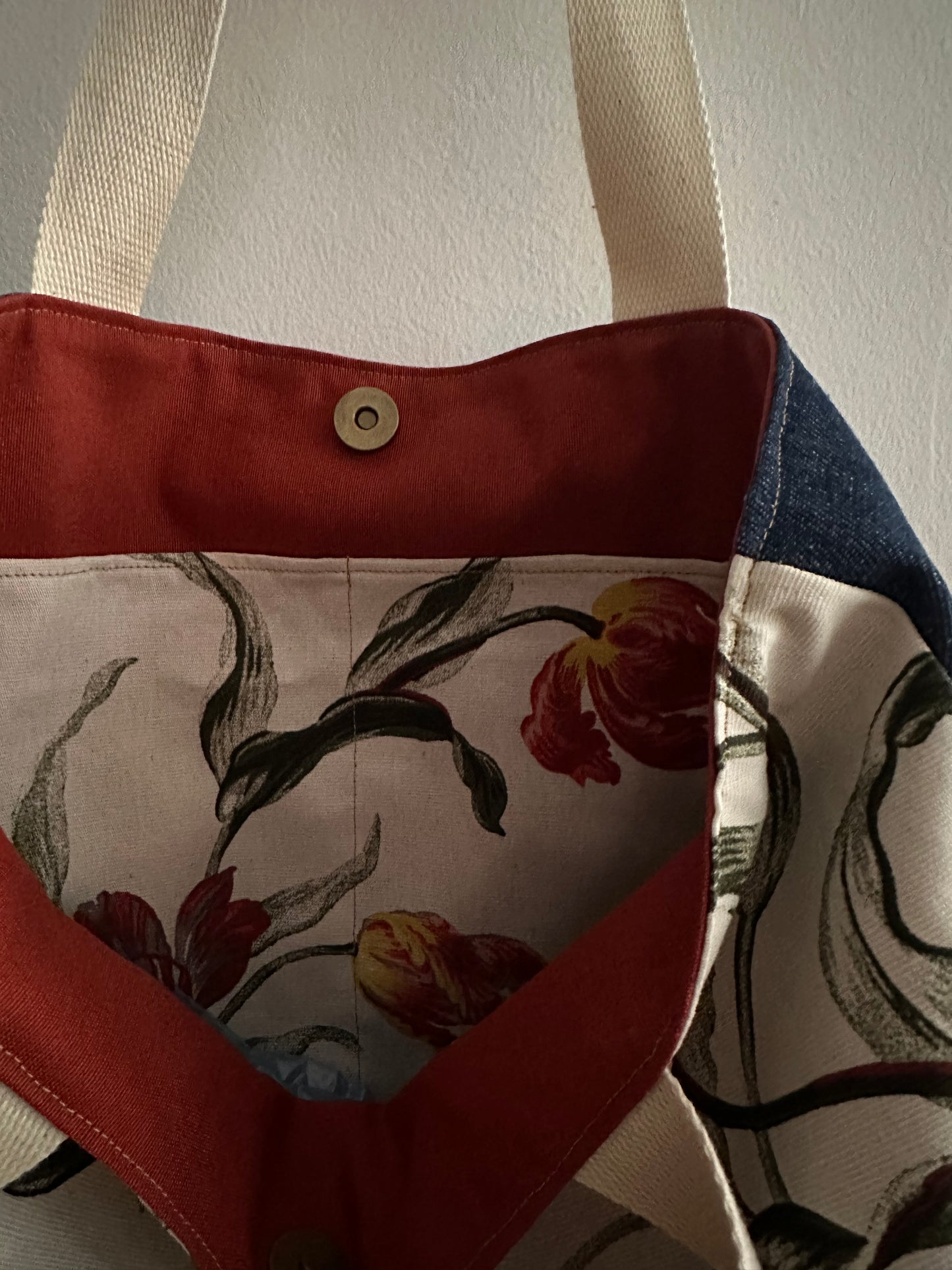 TOTE “udaberria” loreak gorria