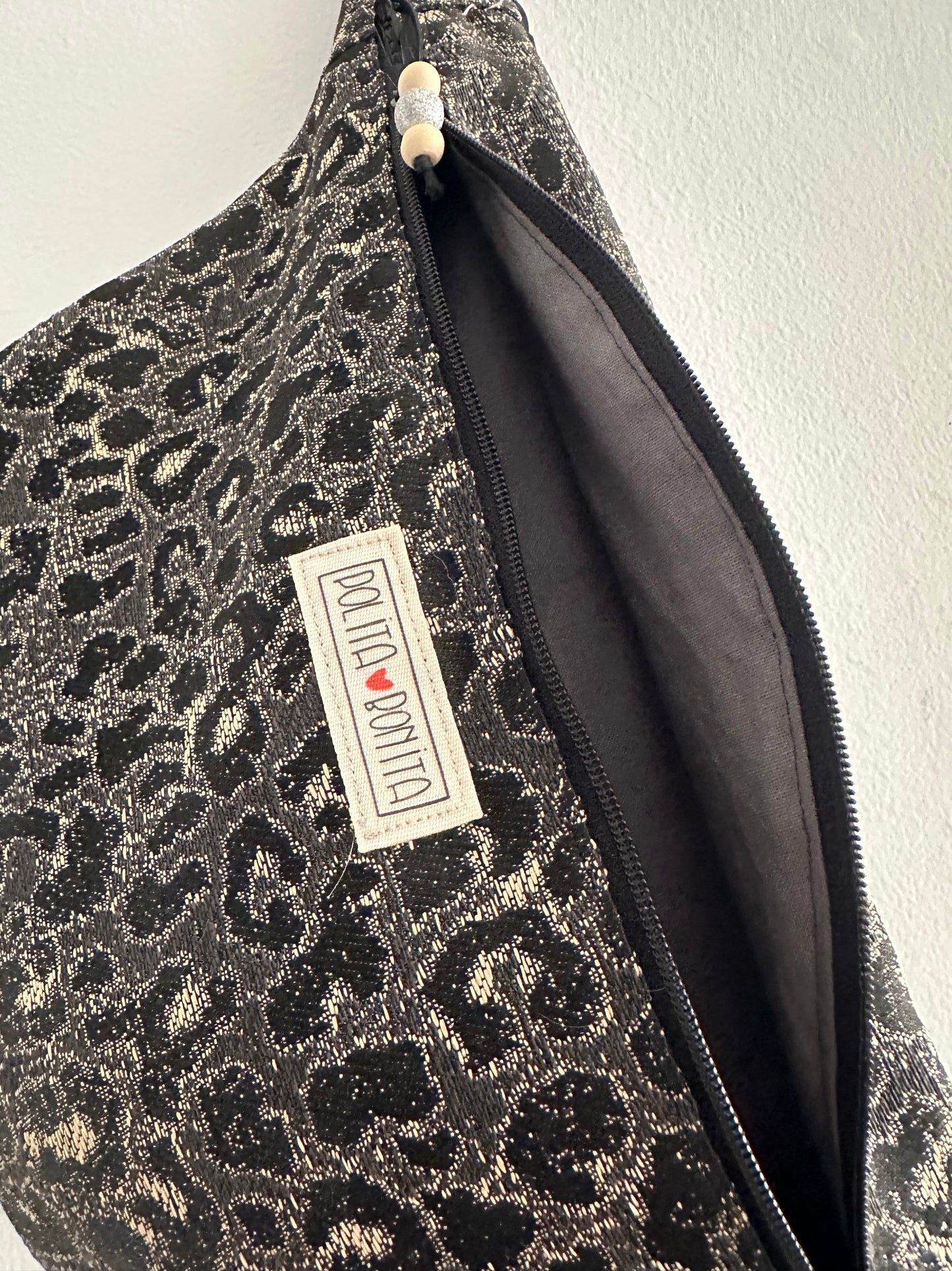 Riñonera animal print “gris/plata”|polita bonita