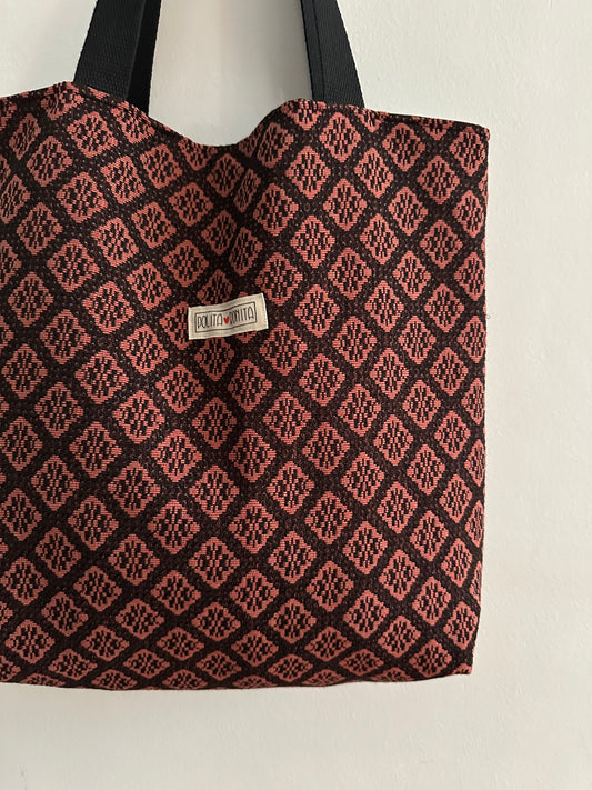 Tote guai basik Janet