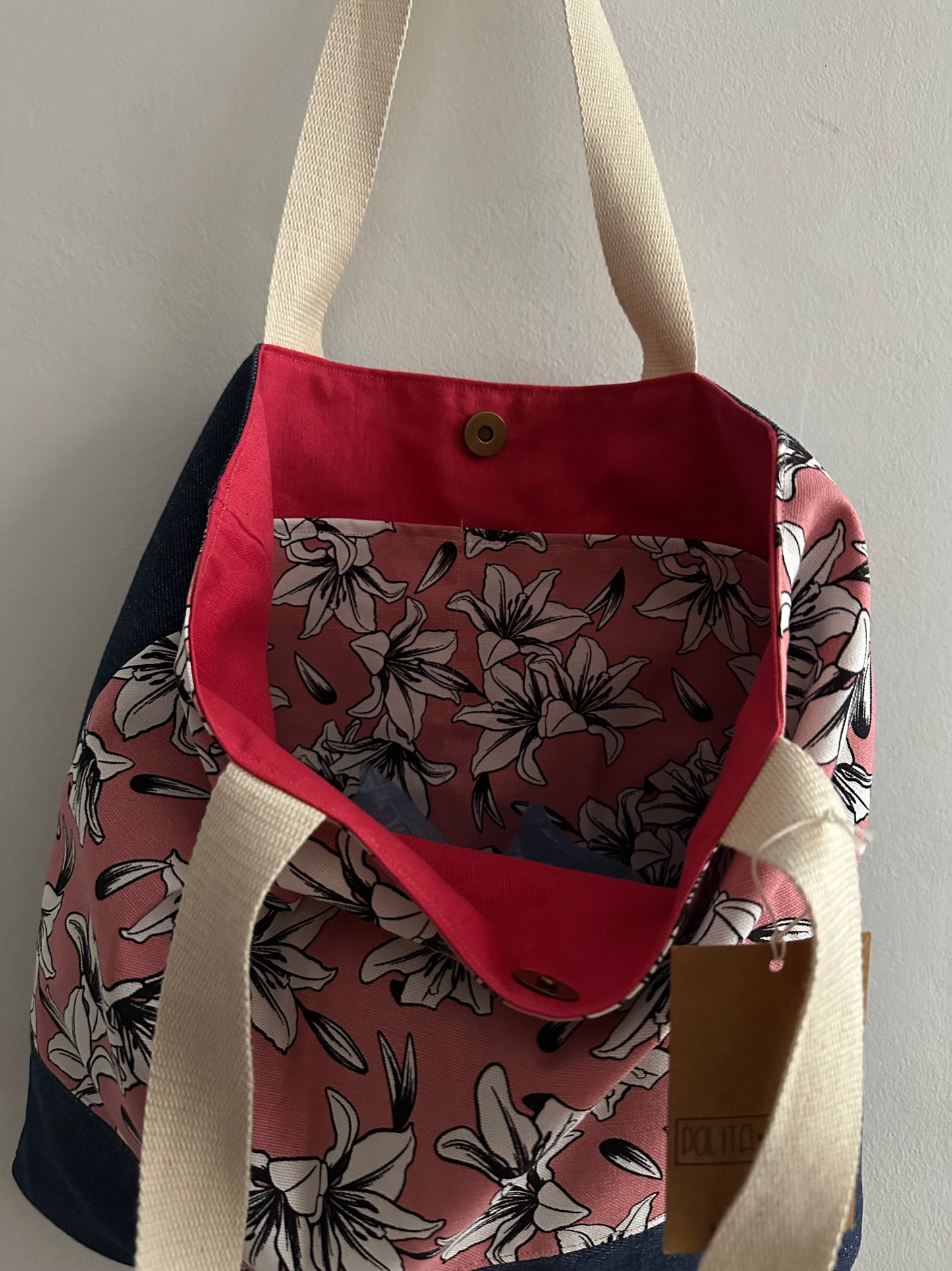 Tote “udaberria” surfer arrosa