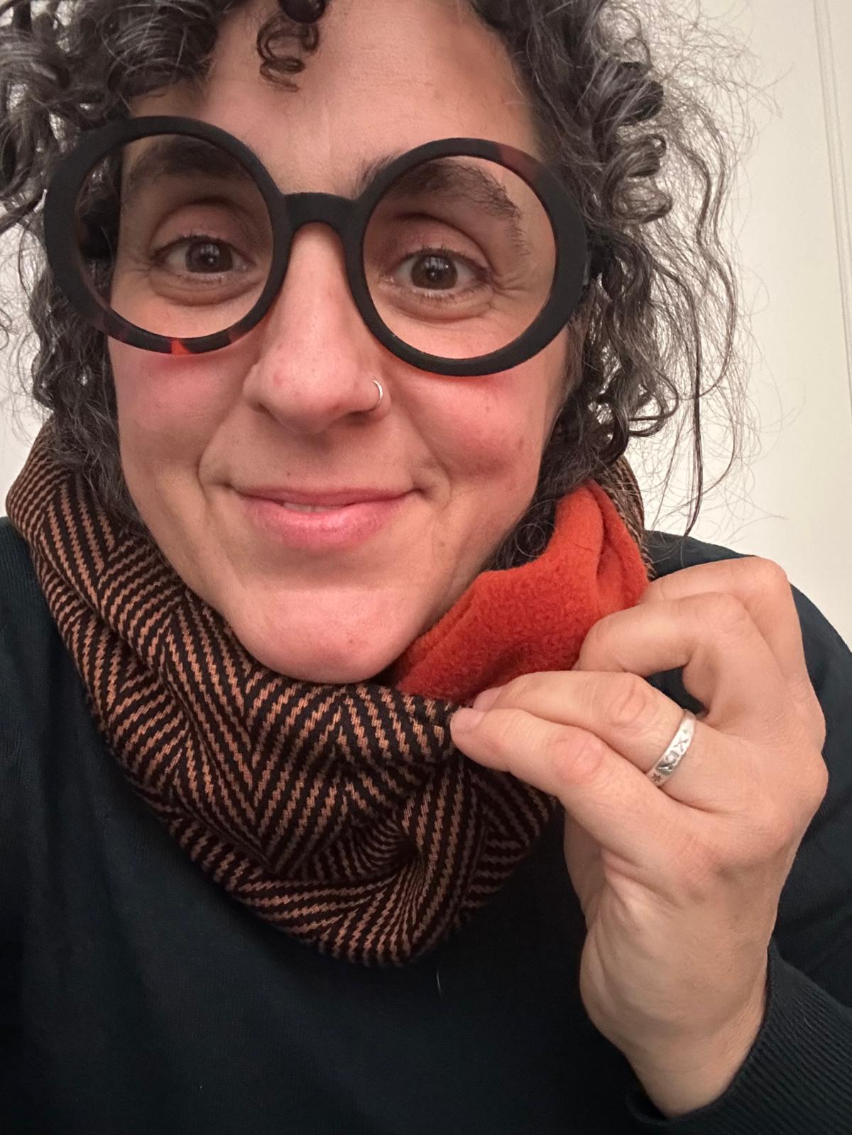 kaputxa adulto "Línias marroia"