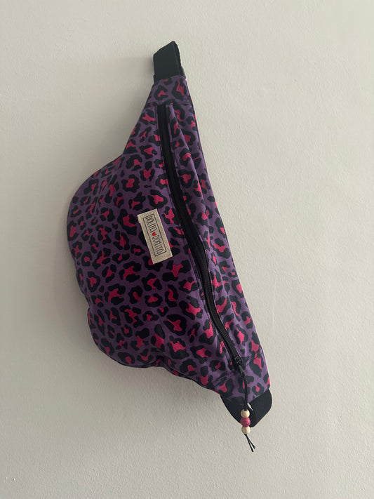 Riñonera animal print flúor