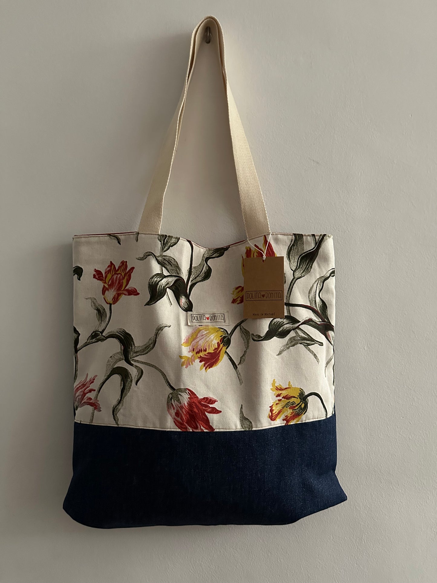 TOTE “udaberria” loreak gorria