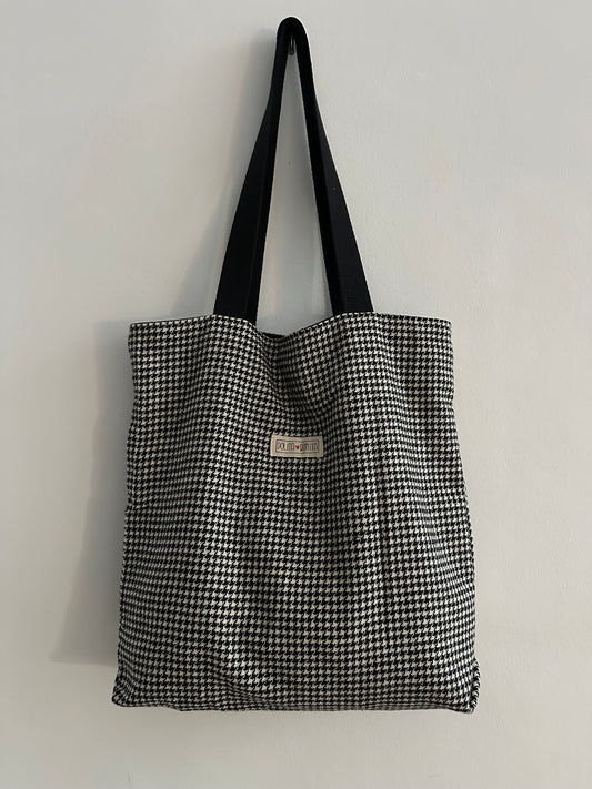 Tote guai basik “pata de gallo”