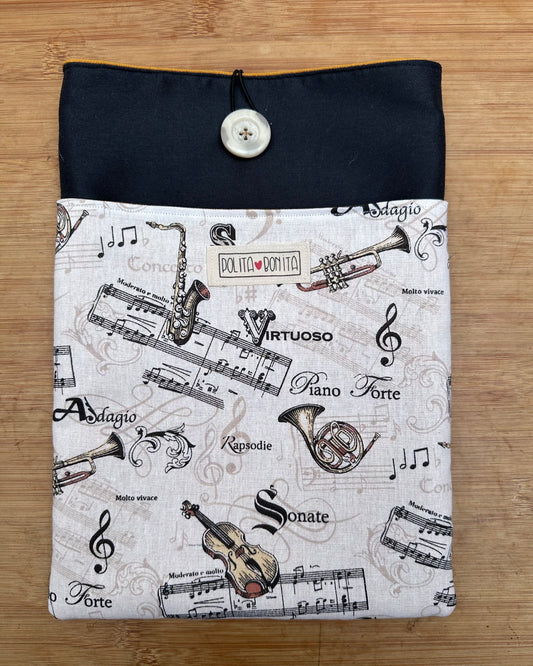 FUNDA LIBRO GRANDE/IPAD.    “LE MUSICIEN”