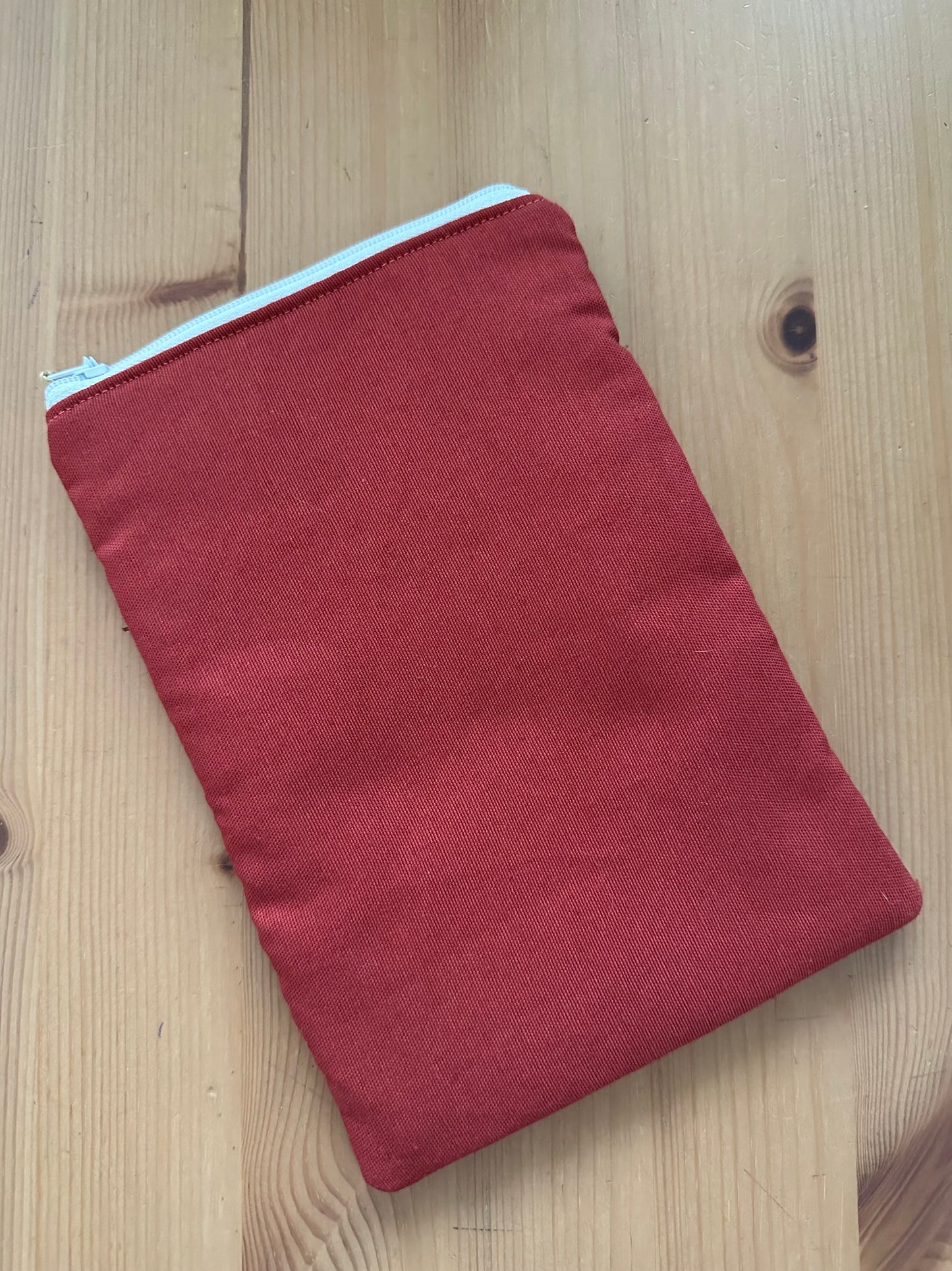 Funda EBOOK con cremallera “hidraulik gorria”