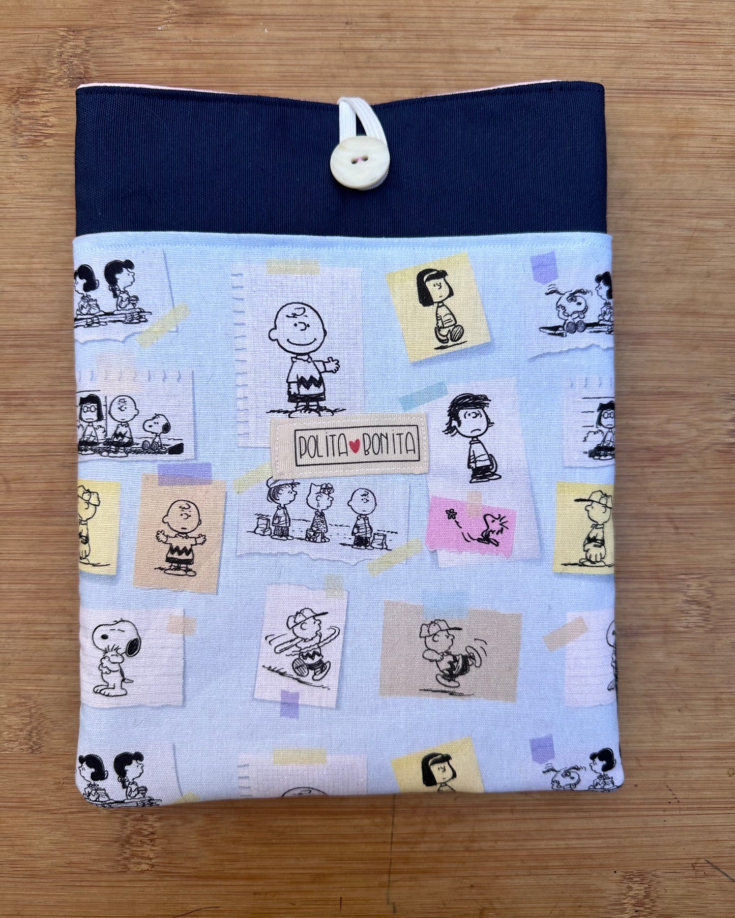 FUNDA LIBRO PEQUEÑO/EBOOK “CHARLIE BROWN”