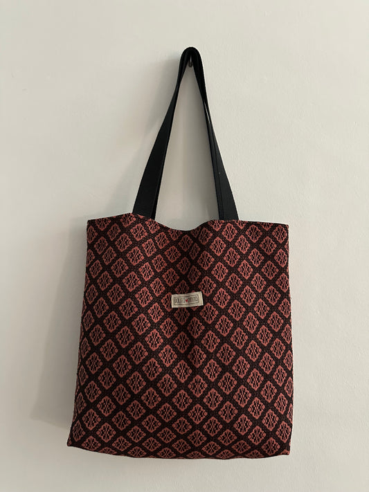 Tote guai basik Janet