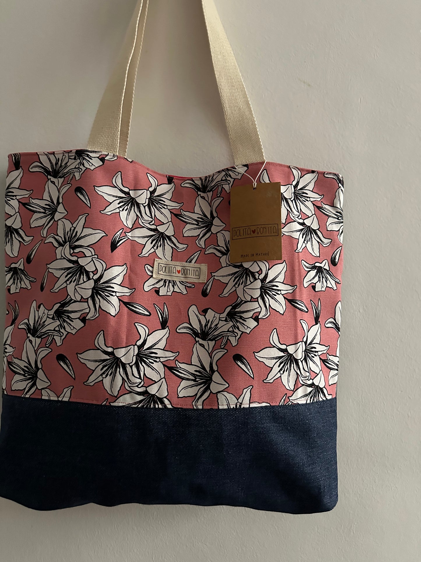 Tote “udaberria” surfer arrosa