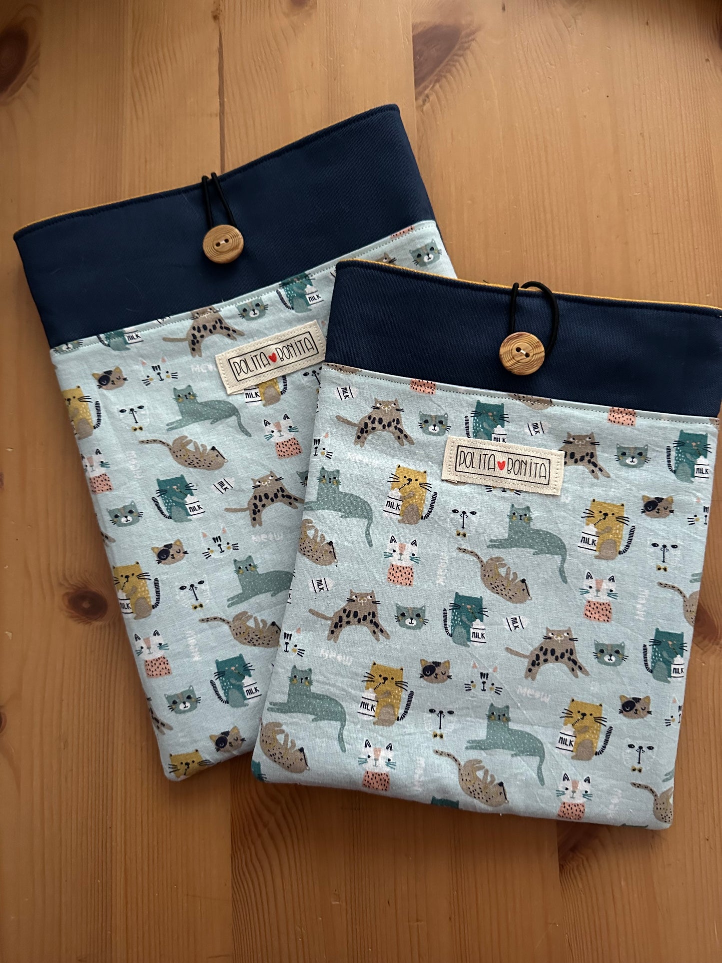 FUNDA LIBRO PEQUEÑO/EBOOK “LINDOS GATITOS”